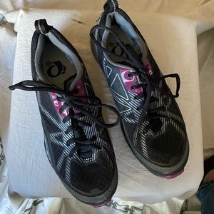 Pearl Izumi women’s cycling shoe 8.5
